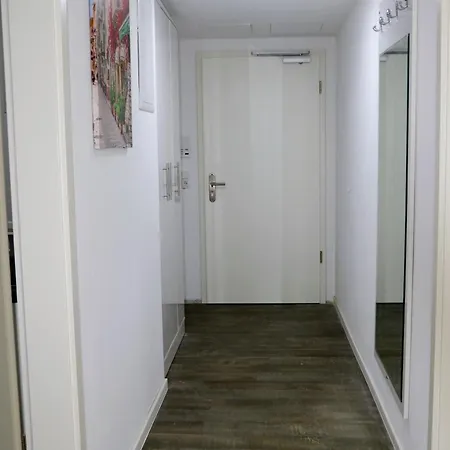 Apartment & Burglesum *
